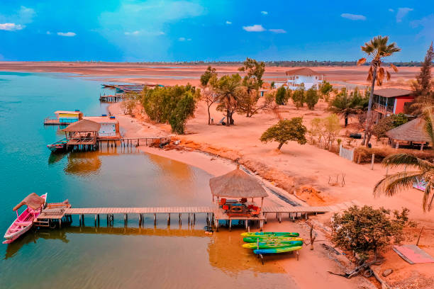 Delta du Sine-Saloum, mangroves et pirogues