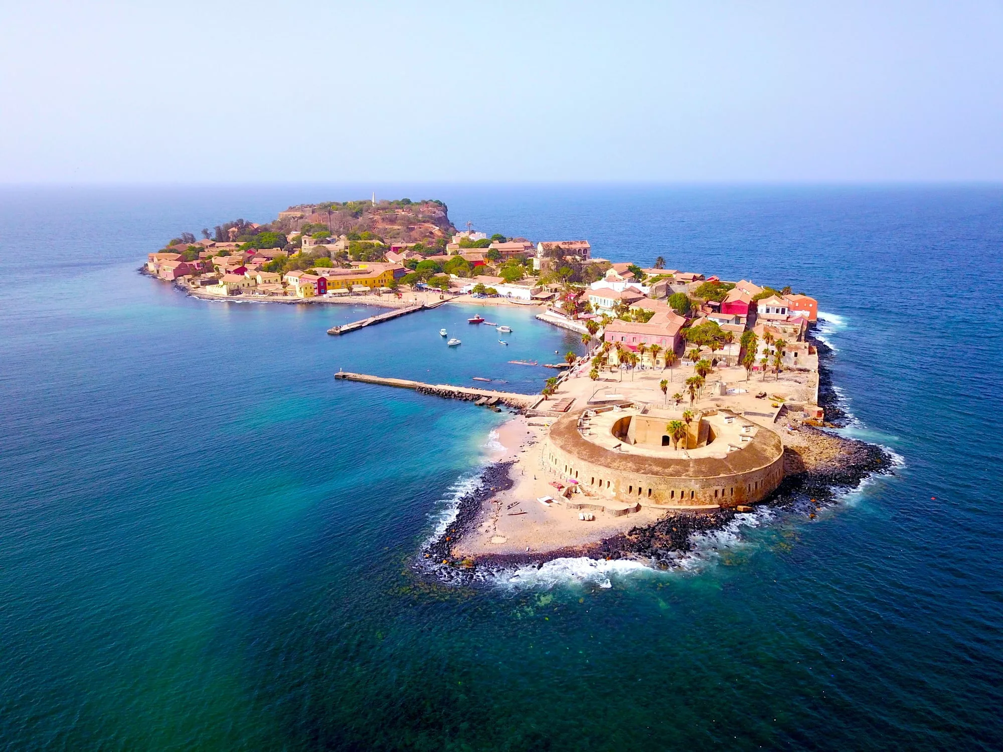 Île de Gorée, maisons colorées